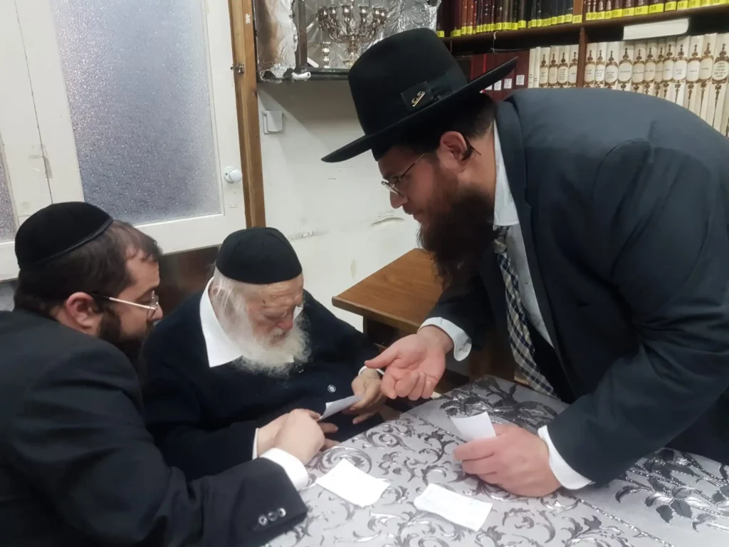 הרב חיים קנייבסקי זצוקללהה עונה לבקשות התורמים הרב יוסף יגן